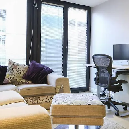 Stylish The Marker Residences アパート
