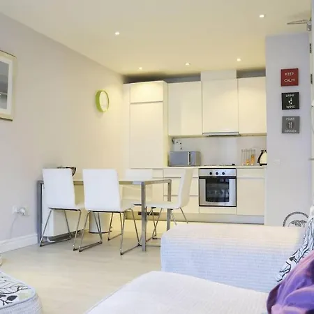 Stylish The Marker Residences شقة